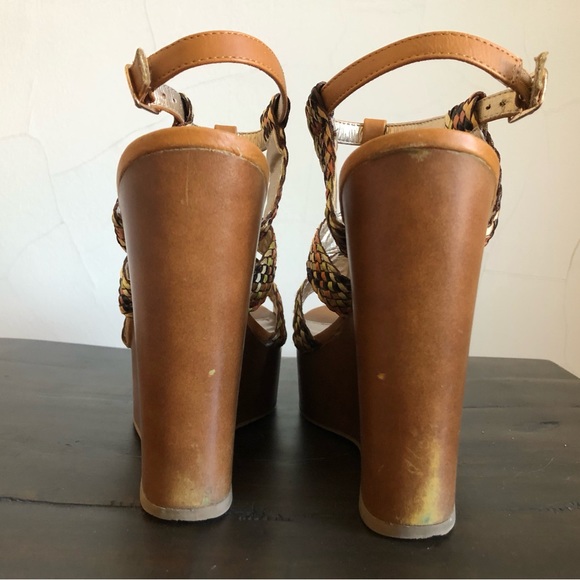 5 1/2” platform sandals size 9 - Picture 4 of 9